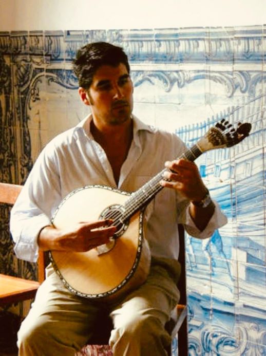 Fotografia com Diogo Lucena e Quadros.