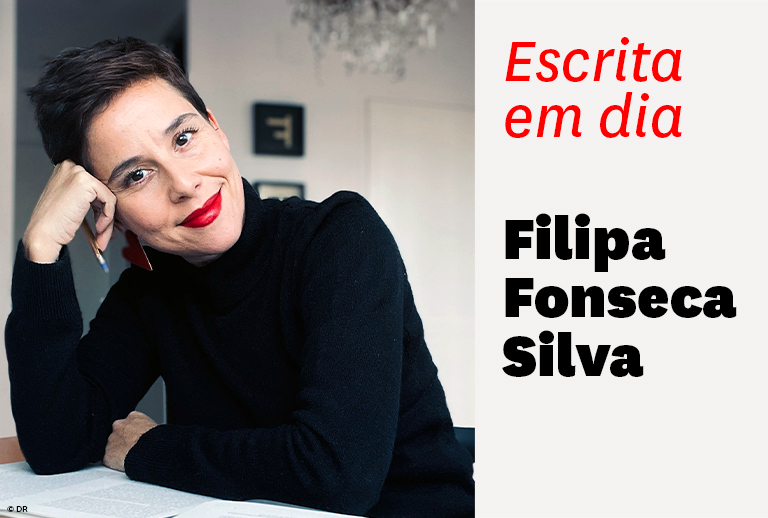 Fotografia a cores do retrato da autora.