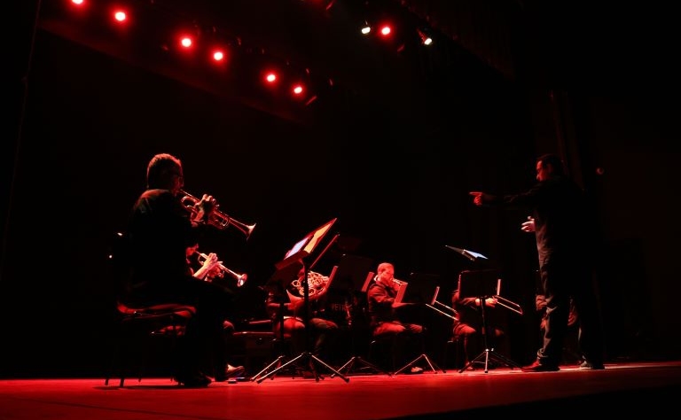 Fotografia de um grupo de músicos de câmara. A foto é da autoria do Festival CriaSons.