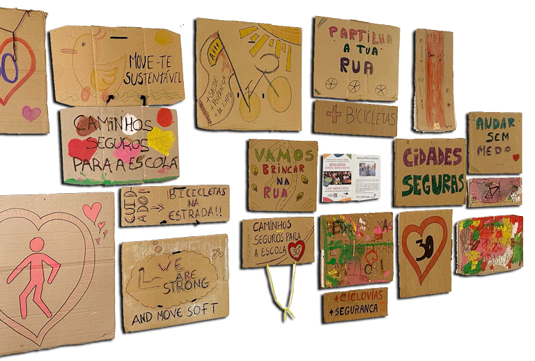 Fotografia com os vários cartazes patentes na exposição.