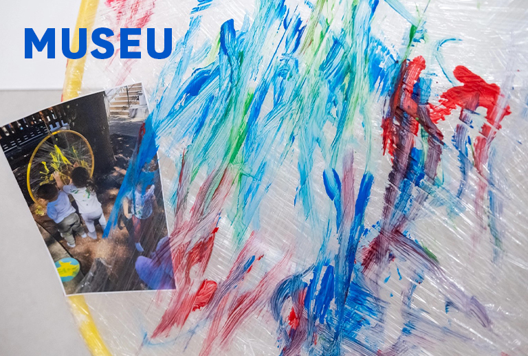Imagem com uma das peças da exposição.