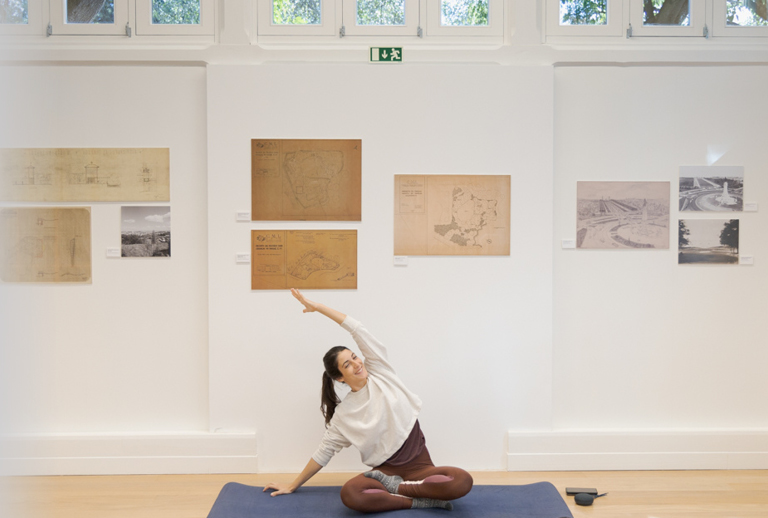 Imagem com a fotografia da instrutora.