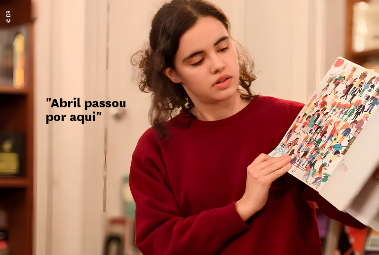 Imagem com a foto de Catarina Monteiro.