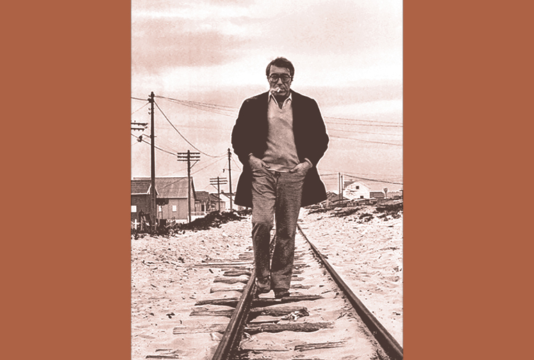 Imagem com retrato do autor.