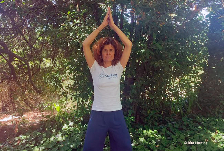 Imagem com a fotografia da formadora.