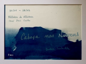 Imagem de um esboço de um vulcão com texto manuscrito acerca das informações da exposição.