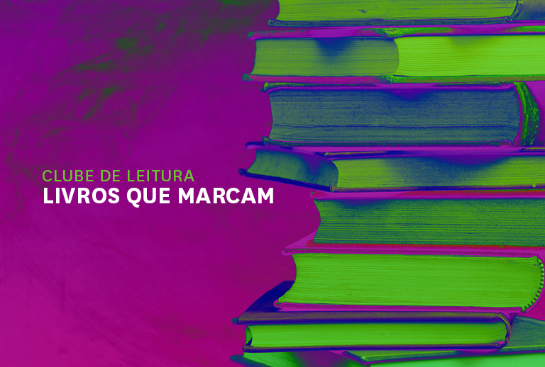 Imagem com uma pilha de livros.