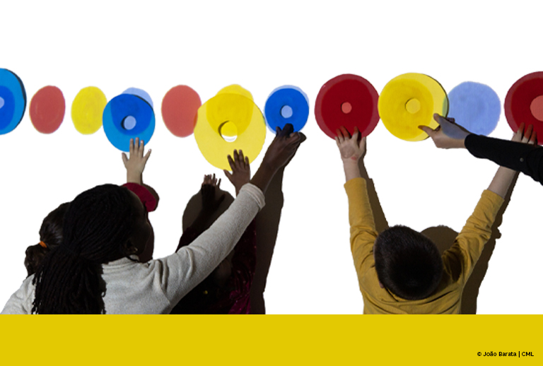 Imagem com crianças.